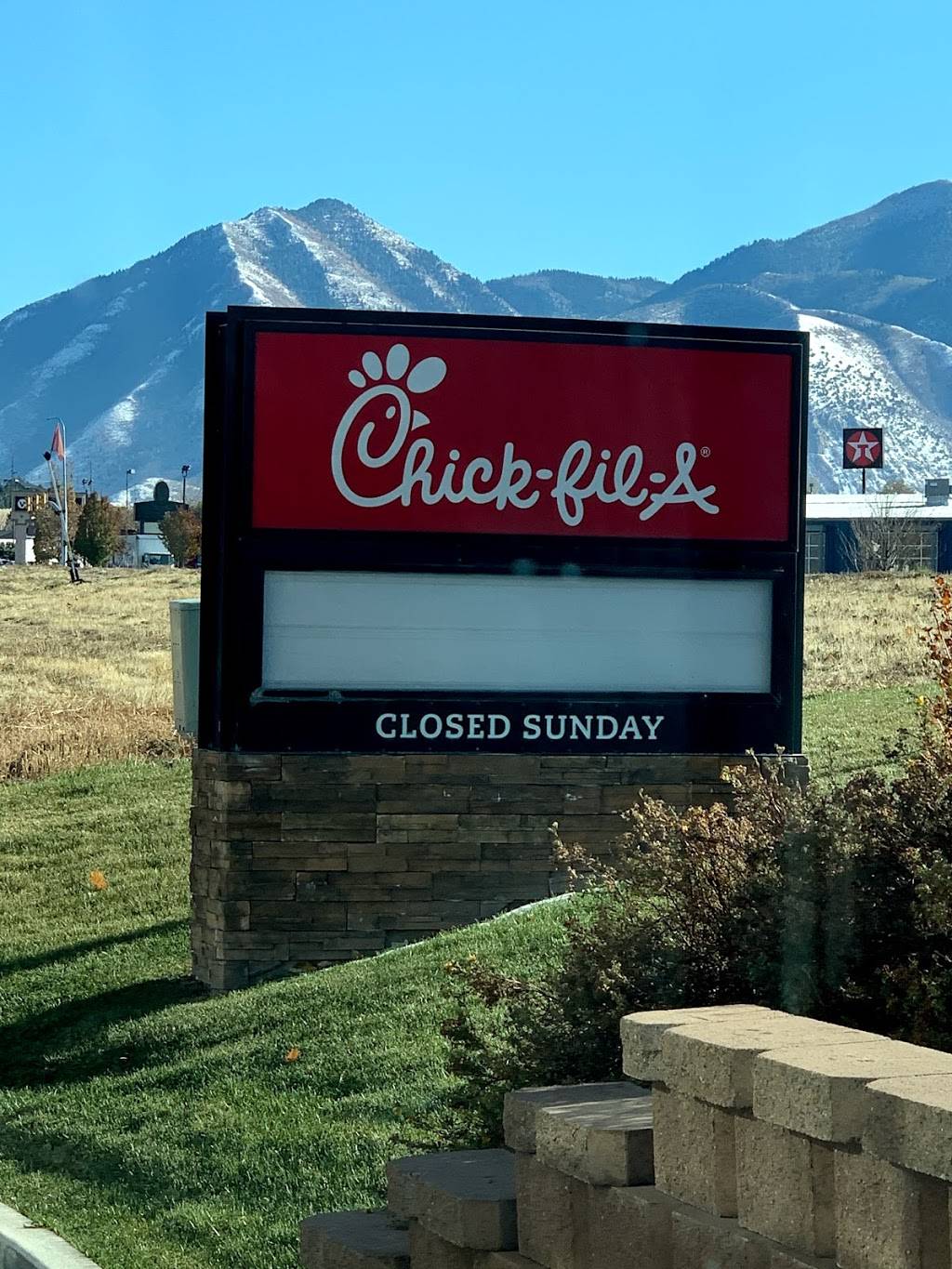 Chick-fil-A | restaurant | 825 E, US-6, Spanish Fork, UT 84660, USA | 8017988129 OR +1 801-798-8129