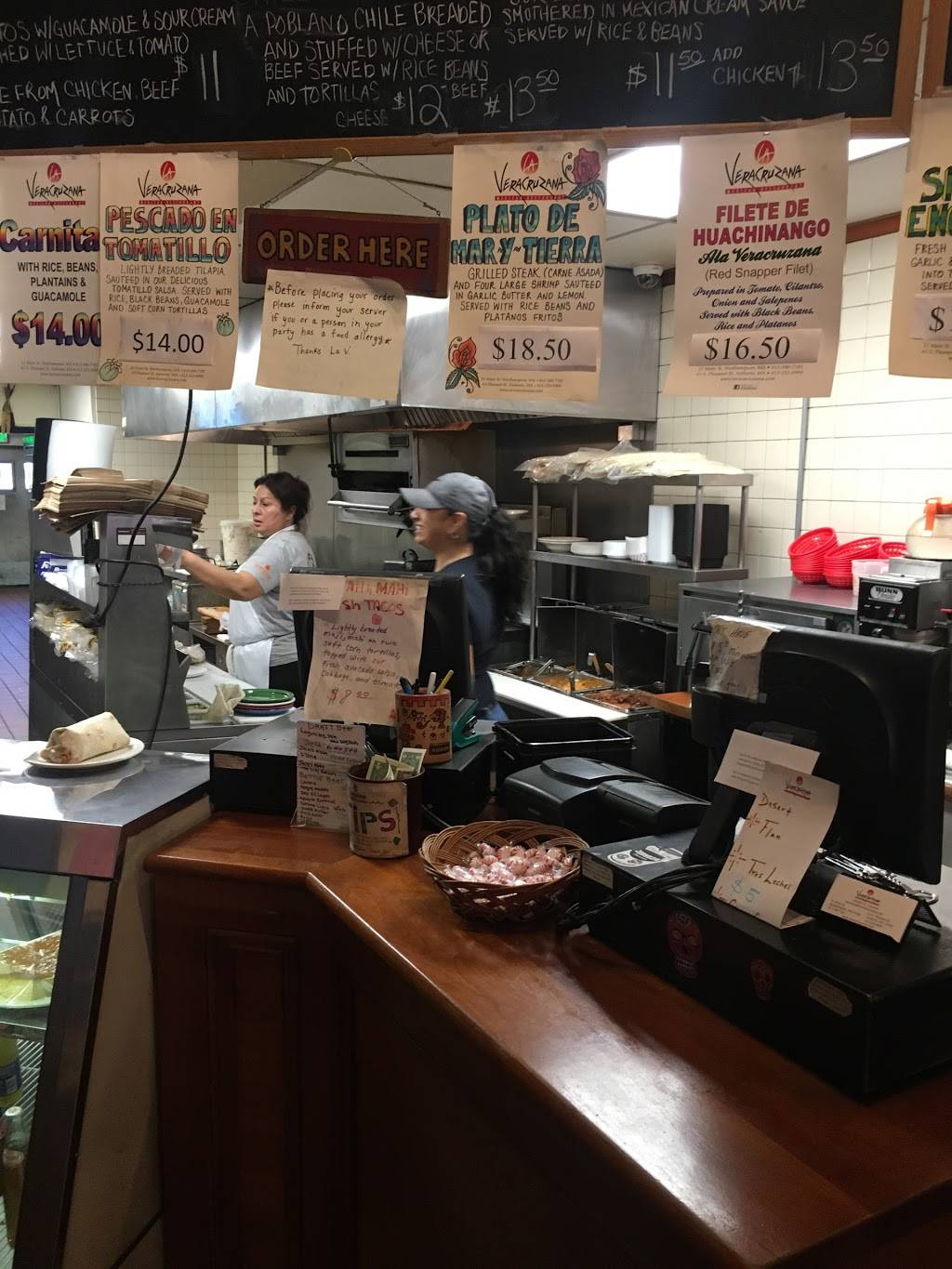 La Veracruzana | restaurant | 31 Main St, Northampton, MA 01060, USA | 4135850123 OR +1 413-585-0123