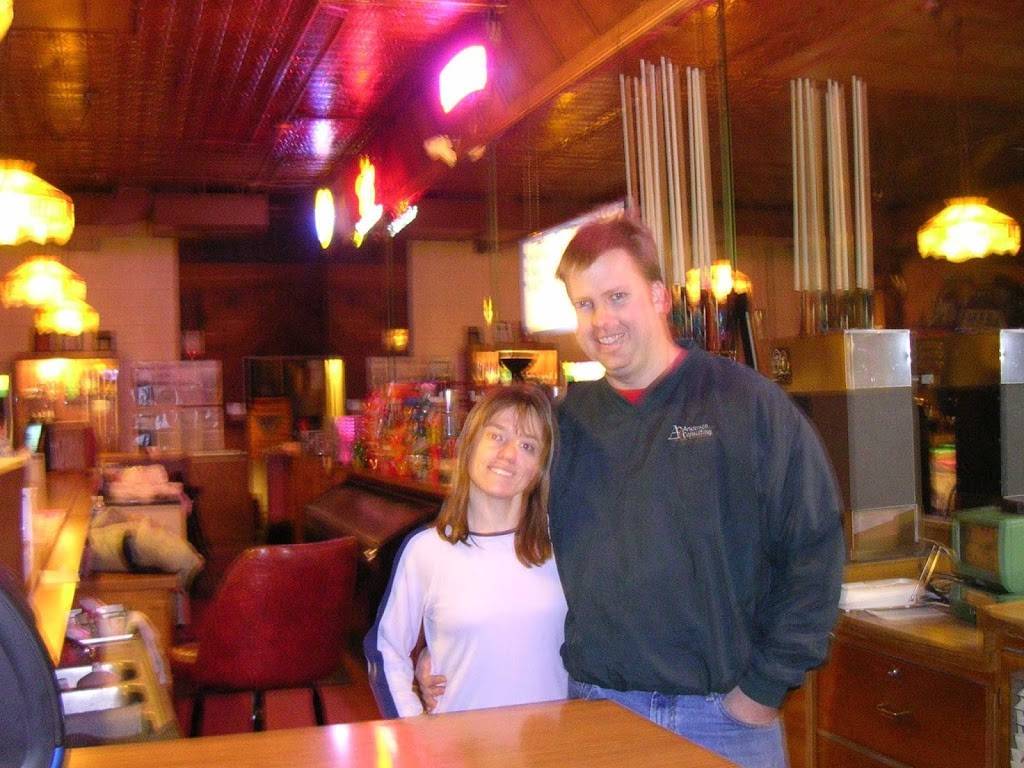 Rockford Billiard Cafe | restaurant | 1436 N Main St, Rockford, IL 61103, USA | 8159620957 OR +1 815-962-0957