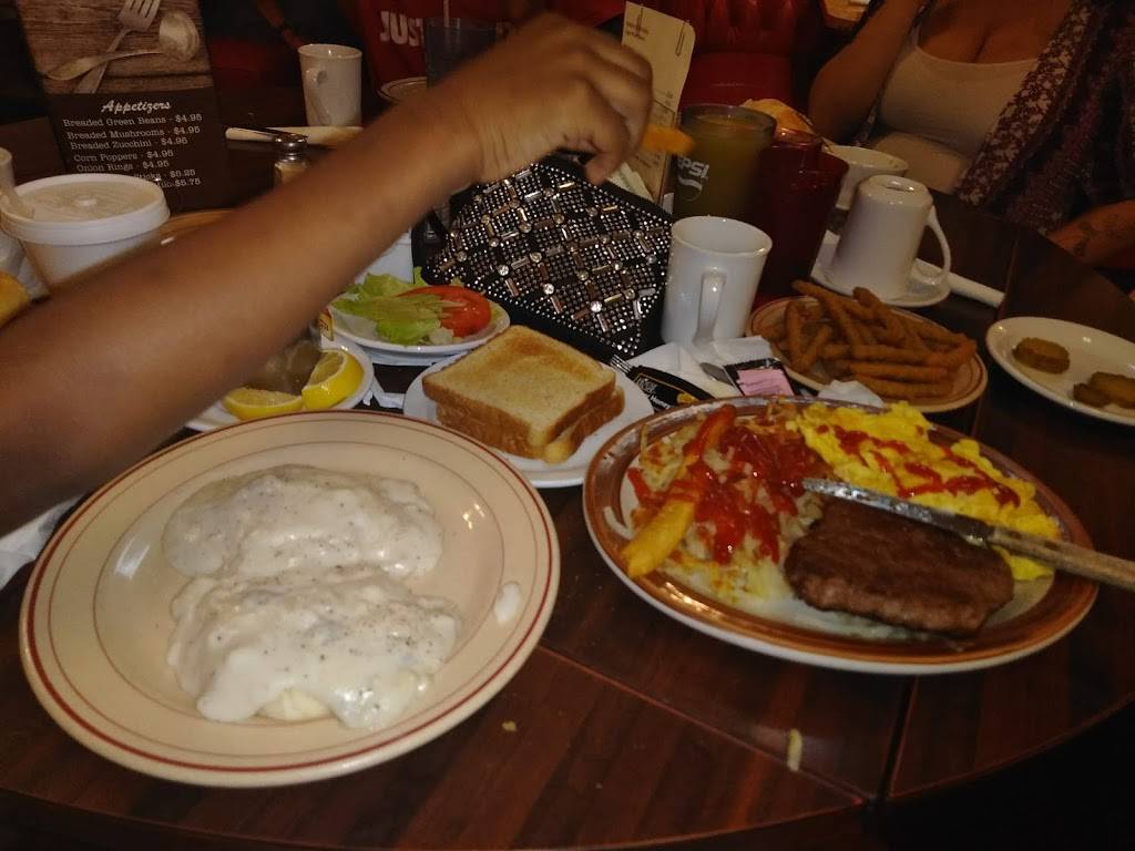 Two Eagles | restaurant | 18 E Main St, Freeport, IL 61032, USA | 8152334556 OR +1 815-233-4556