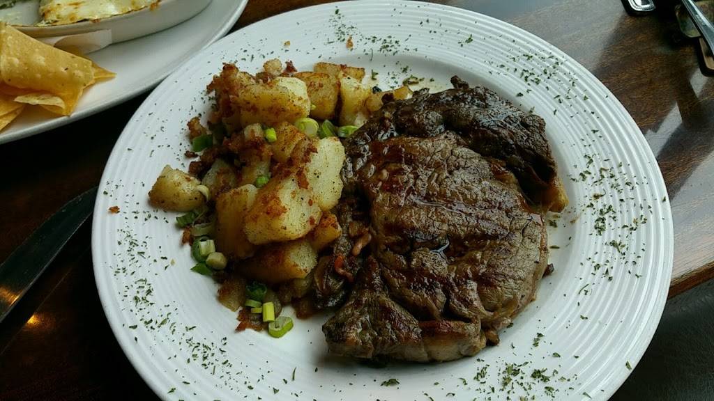 The OX Bar & Grill | restaurant | 23 S Washington St, Oxford, MI 48371, USA | 2486281400 OR +1 248-628-1400