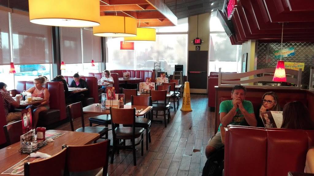 Dennys | restaurant | 2851 White Ln, Bakersfield, CA 93304, USA | 6618316961 OR +1 661-831-6961