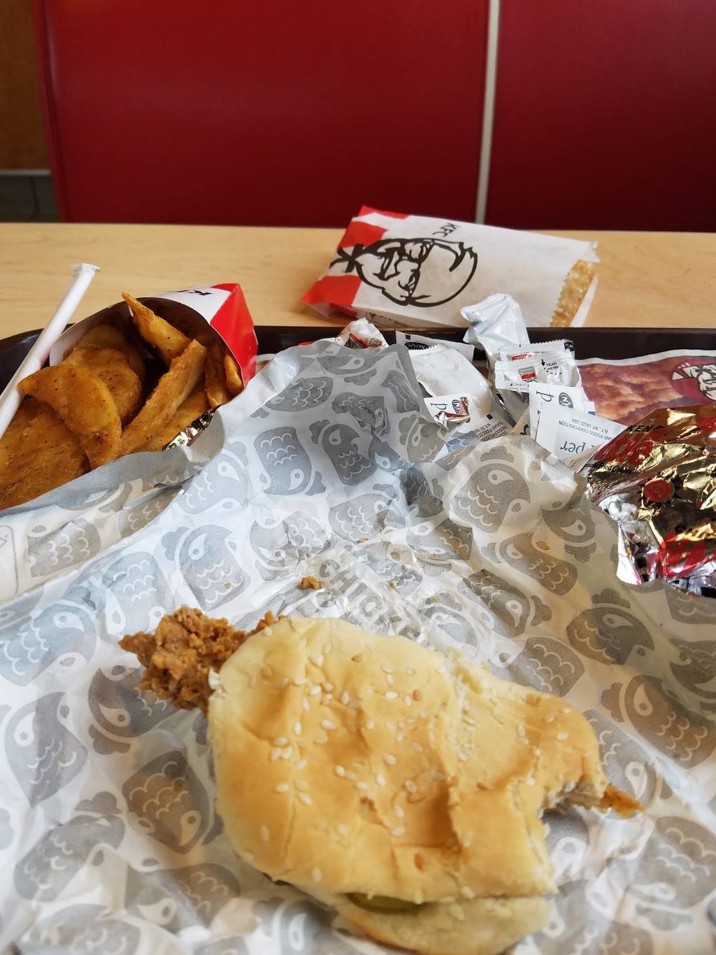 KFC | restaurant | 4673 William Flinn Hwy, Allison Park, PA 15101, USA | 4124861135 OR +1 412-486-1135