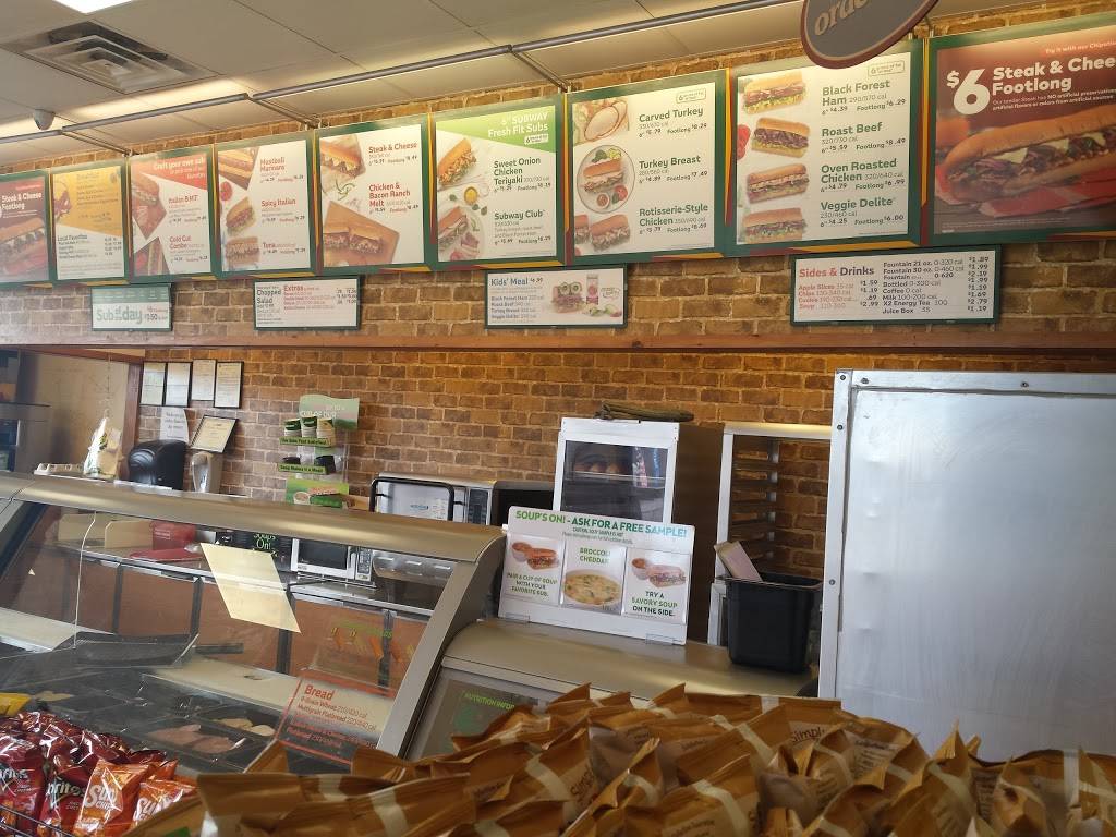Subway | restaurant | 2720 B Newport Hwy, Sevierville, TN 37876, USA | 8654530444 OR +1 865-453-0444