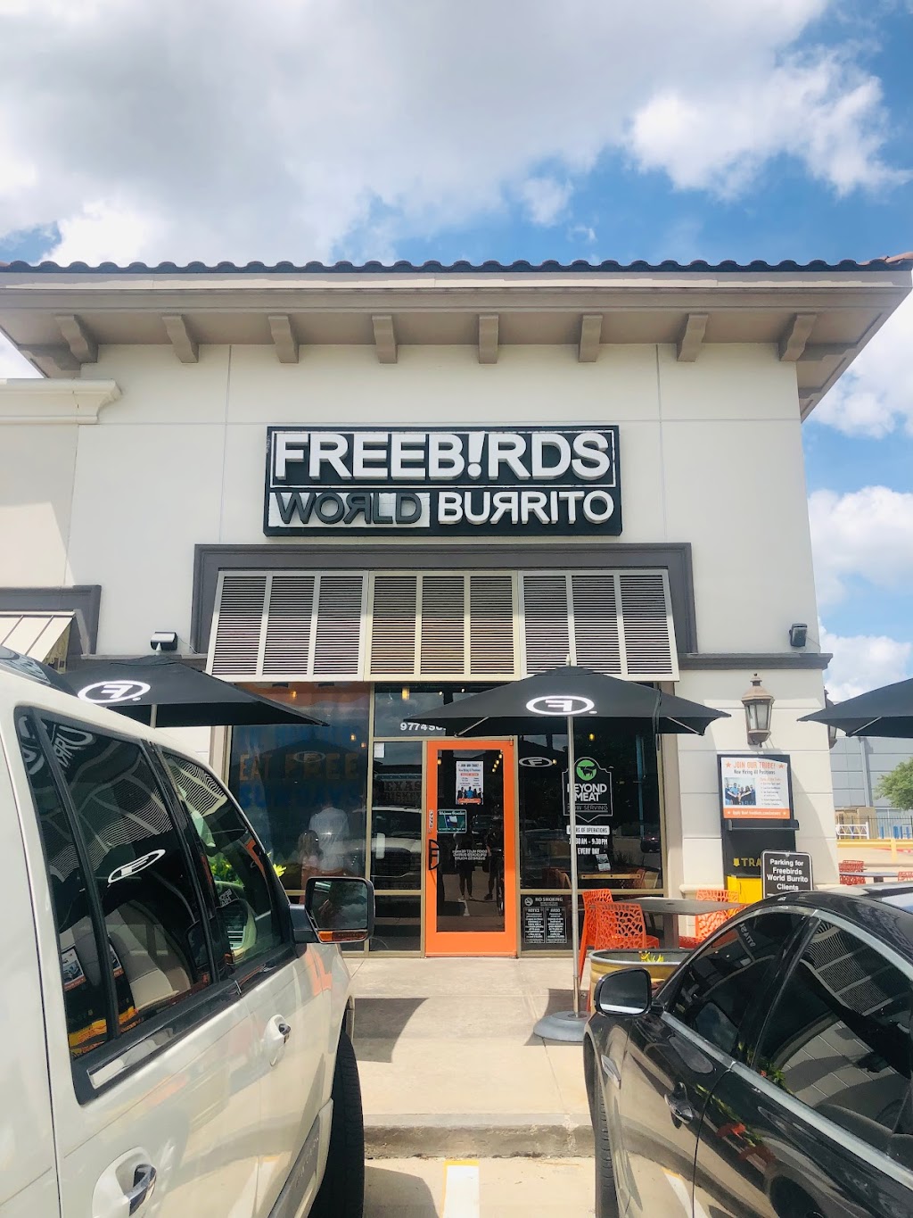 Freebirds World Burrito | restaurant | 9774 Katy Fwy Suite 700, Houston, TX 77055, USA | 8323580300 OR +1 832-358-0300