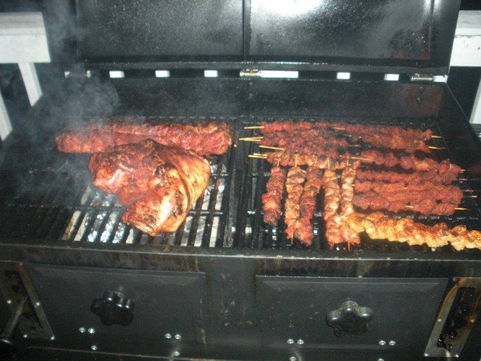 Nunns Bar-B-Cue II | meal takeaway | 19196 Conant St, Detroit, MI 48234, USA | 3138937210 OR +1 313-893-7210