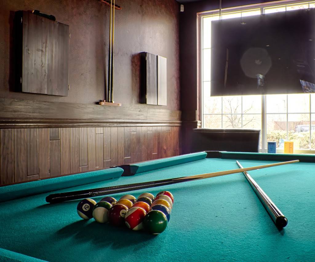 Alessios Lounge & Grill | restaurant | 1381 N Center St, Hickory, NC 28601, USA | 8283451381 OR +1 828-345-1381