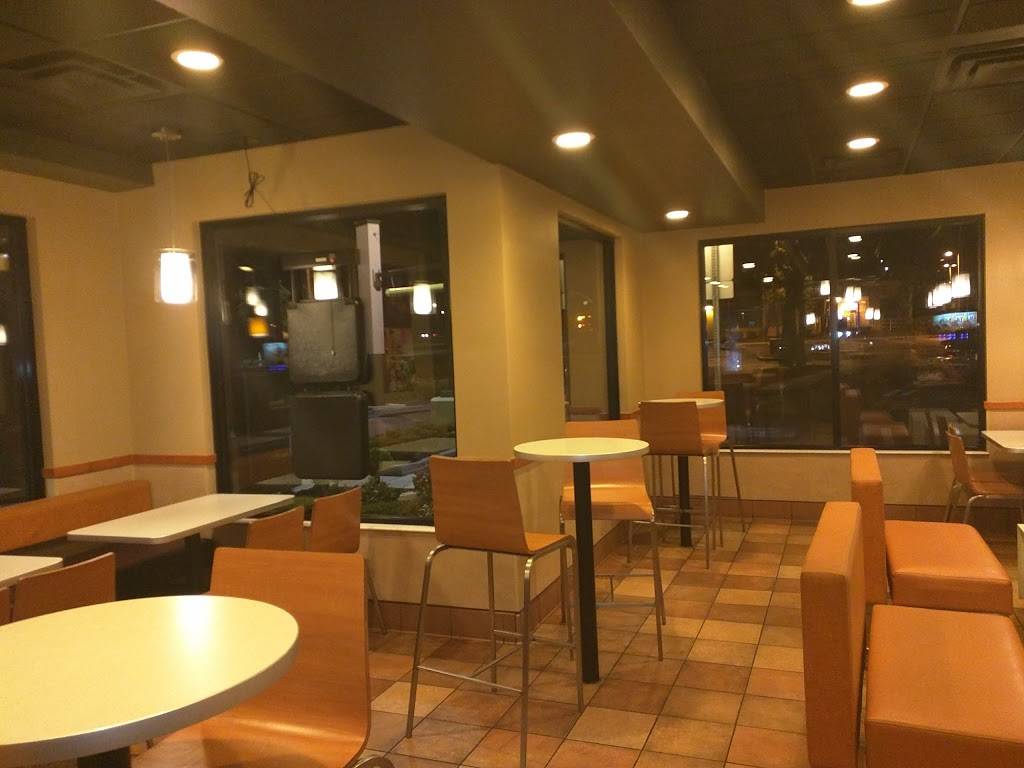 Taco Bell | meal takeaway | 27770 Santa Margarita Pkwy, Mission Viejo, CA 92691, USA | 9495868337 OR +1 949-586-8337