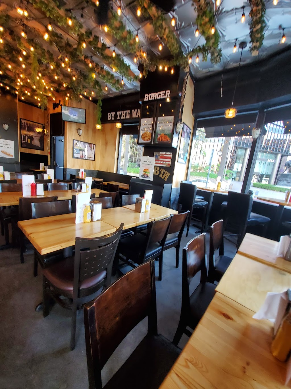 By The Way Burger - Beverly Hills | cafe | 8442 Wilshire Blvd, Beverly Hills, CA 90211, USA | 3234334119 OR +1 323-433-4119