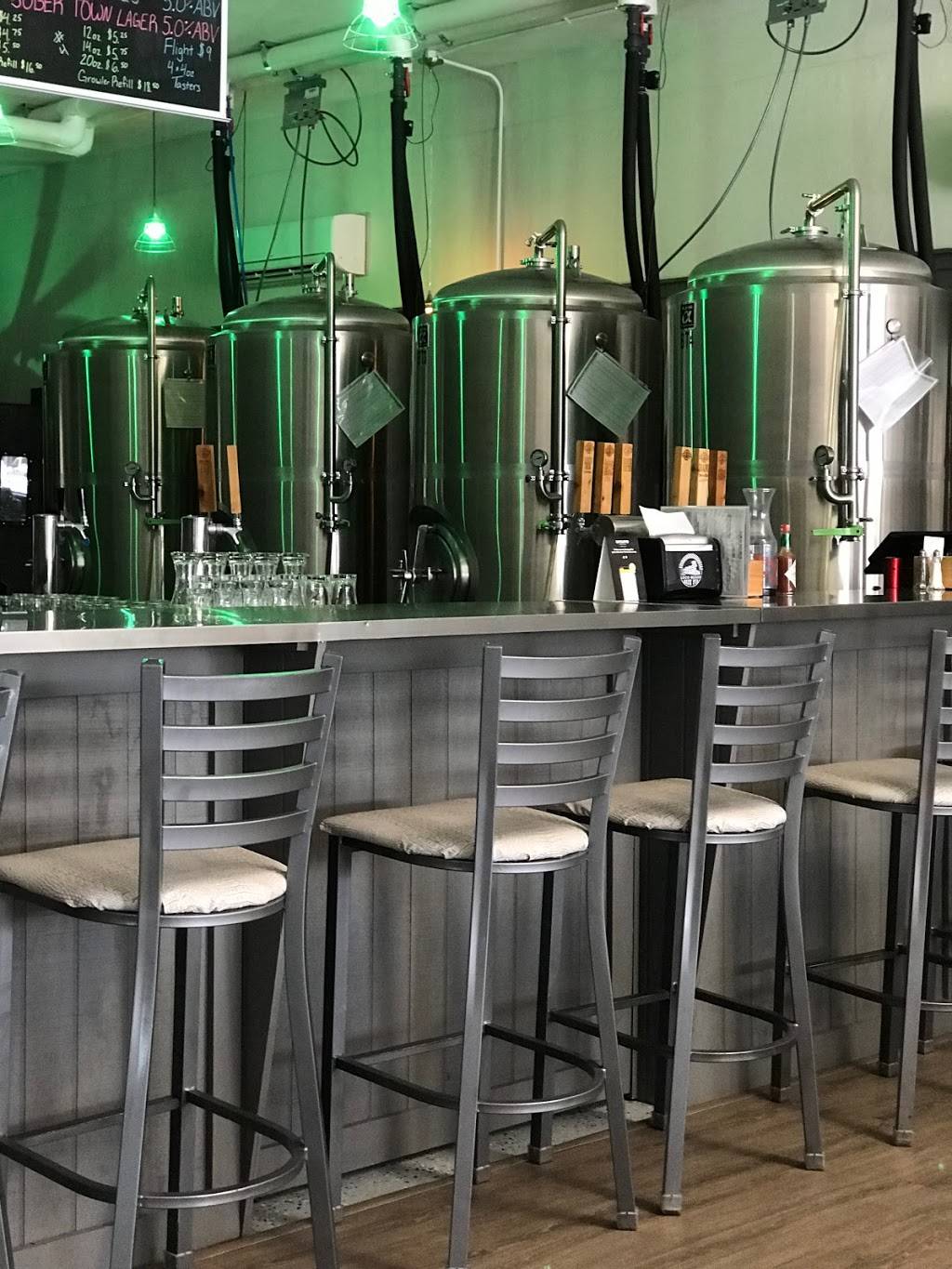 Loco Meaux Brew Pub | restaurant | 302 E Main St Ste.200, Kilgore, TX 75662, USA | 9035761876 OR +1 903-576-1876