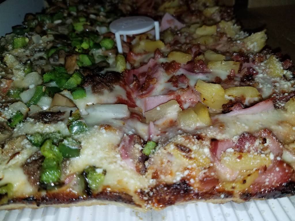 Jets Pizza | meal delivery | 13724 E Quincy Ave, Aurora, CO 80015, USA | 7209906000 OR +1 720-990-6000