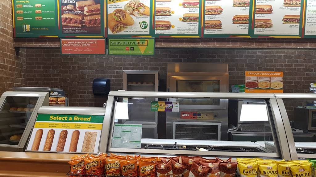 Subway Restaurants | restaurant | 806 S Buffalo Grove Rd, Buffalo Grove, IL 60089, USA | 8472157827 OR +1 847-215-7827