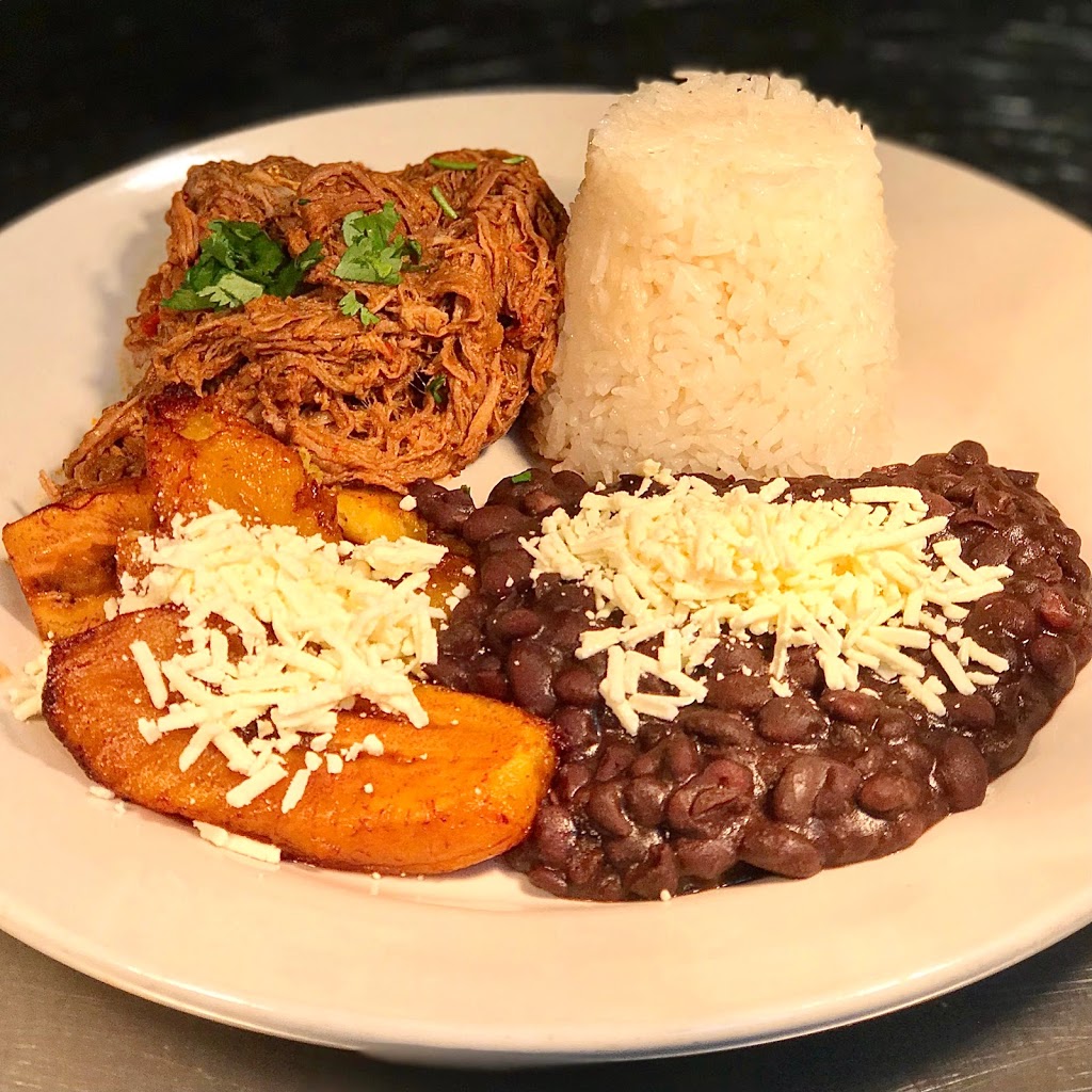 Doggis Arepa Bar | meal takeaway | 7281 Biscayne Blvd, Miami, FL 33138, USA | 7865589538 OR +1 786-558-9538