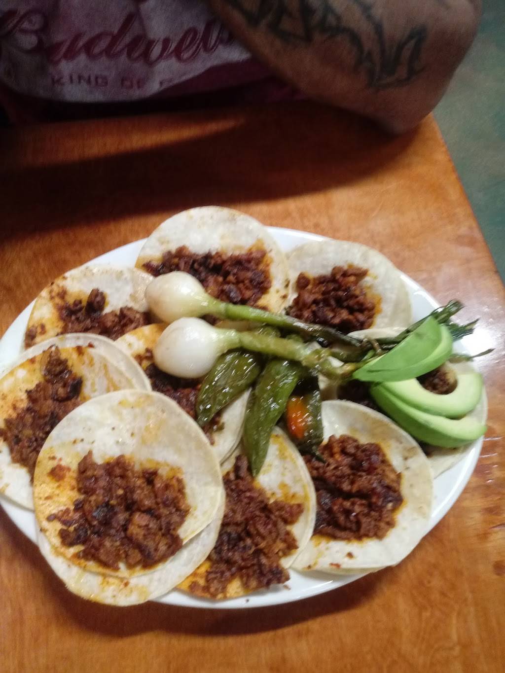 Taqueria El Grillo | restaurant | 410 S Federal Blvd, Denver, CO 80219, USA | 3039222294 OR +1 303-922-2294