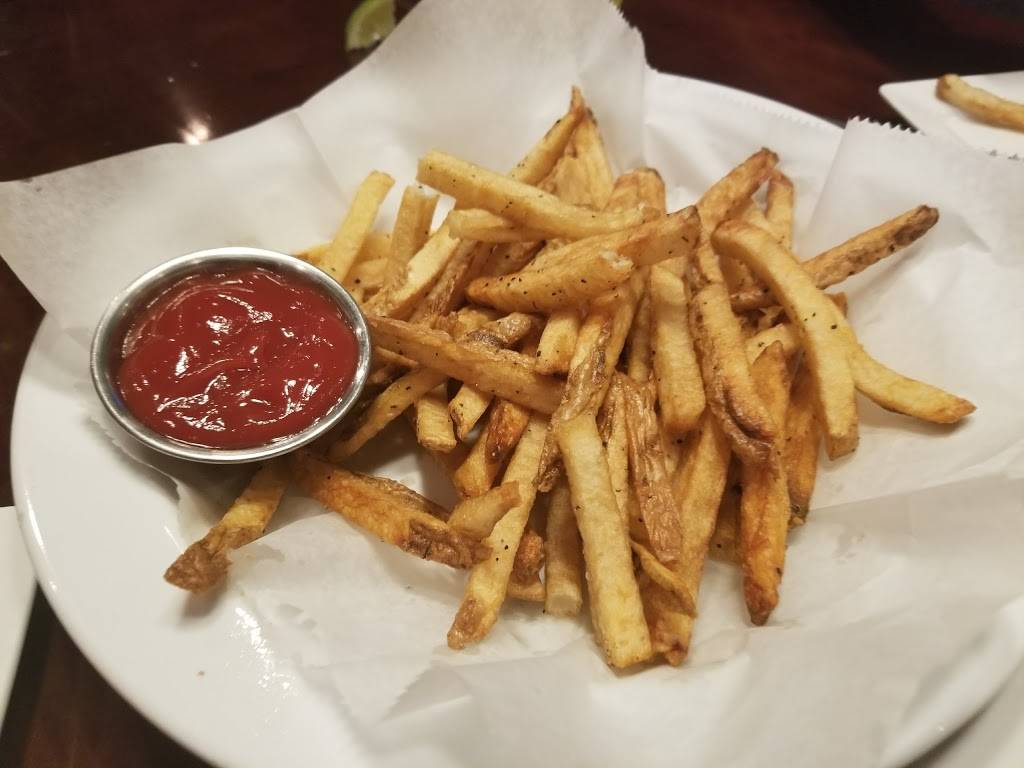 Gosport Tavern | restaurant | 702 High St, Portsmouth, VA 23704, USA | 7576062666 OR +1 757-606-2666