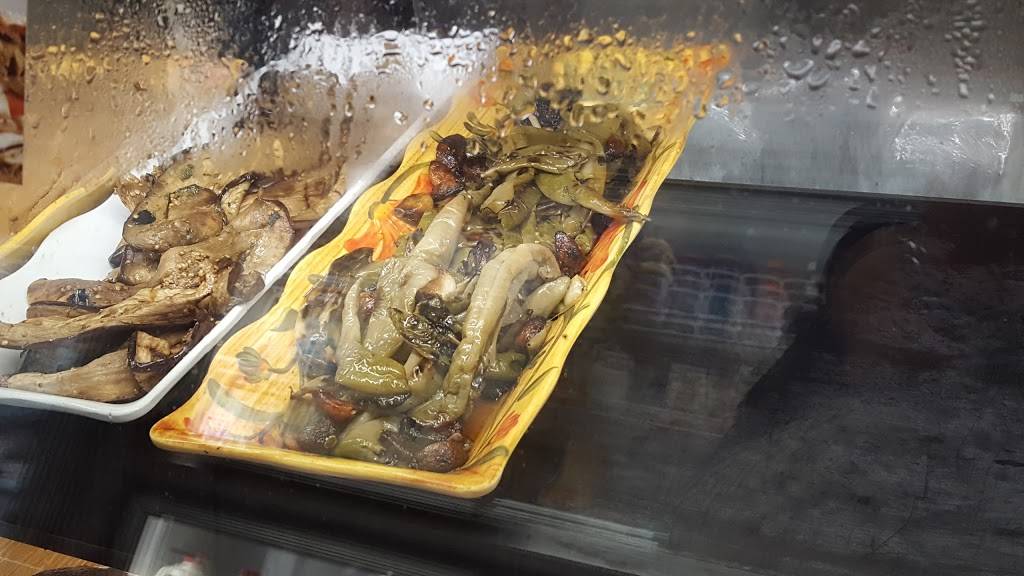 Franks Food Court | restaurant | 3417, 349 E Main St, Elmsford, NY 10523, USA | 9145929560 OR +1 914-592-9560