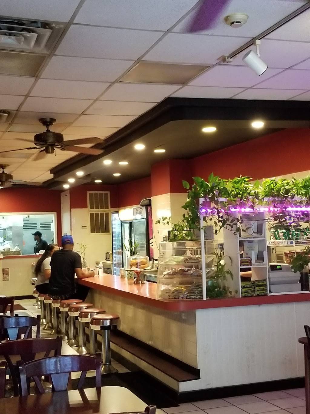 Cambridge Restaurant | restaurant | 505 Avenue of the States, Chester, PA 19013, USA | 6108748313 OR +1 610-874-8313