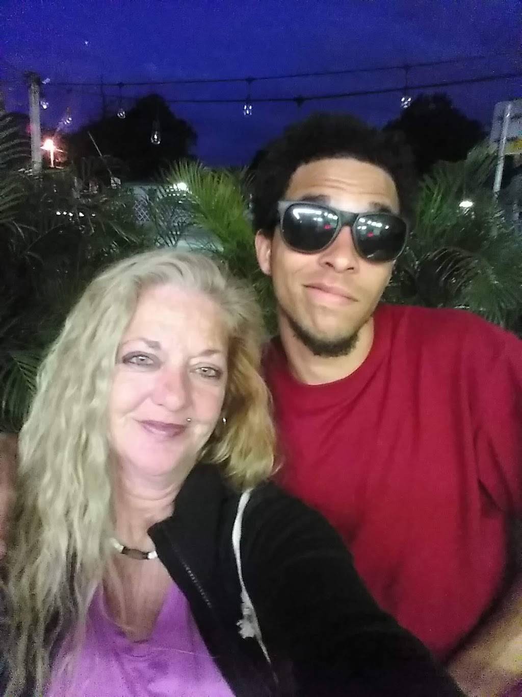 Jerk Hut Seminole Heights | restaurant | 1045 E Hillsborough Ave, Tampa, FL 33603, USA | 8135425375 OR +1 813-542-5375