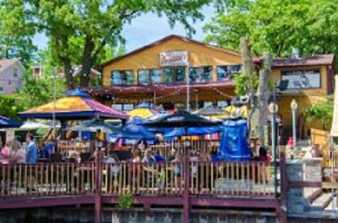 Famous Freddies Roadhouse | restaurant | 510 S, Park Ave, Fox Lake, IL 60020, USA | 8475879677 OR +1 847-587-9677