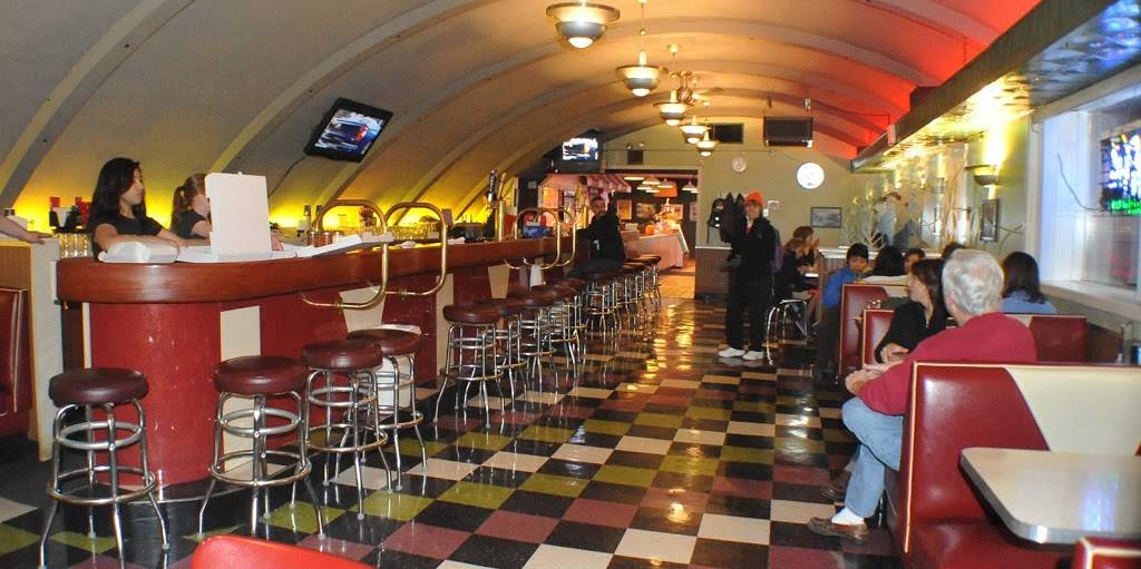 Quonset Pizza | meal delivery | 2602 Grand Ave, Waukegan, IL 60085, USA | 8476237115 OR +1 847-623-7115