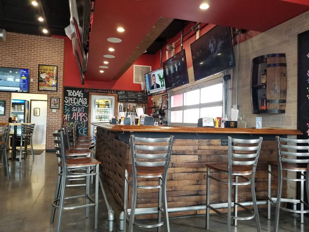 Cluckers Shepherdsville | restaurant | 544 Conestoga Pkwy, Shepherdsville, KY 40165, USA | 5025319188 OR +1 502-531-9188