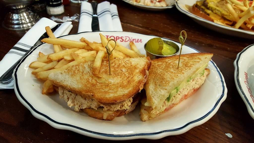 Tops Diner | restaurant | 500 Passaic Ave, East Newark, NJ 07029, USA | 9734810490 OR +1 973-481-0490