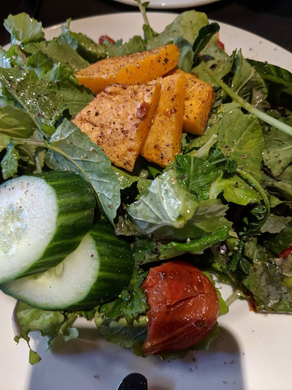 Earl & Angelos | restaurant | 182 Front St, Belleville, ON K8N 2Y7, Canada | 6139621182 OR +1 613-962-1182