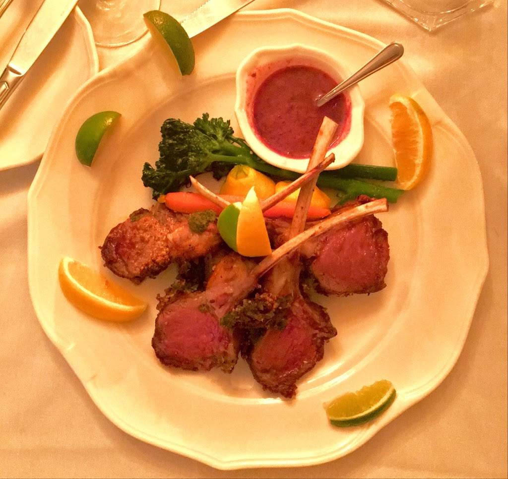 Hogans Restaurant | restaurant | 12998 Keele St, King City, ON L7B 1H8, Canada | 9058335311 OR +1 905-833-5311