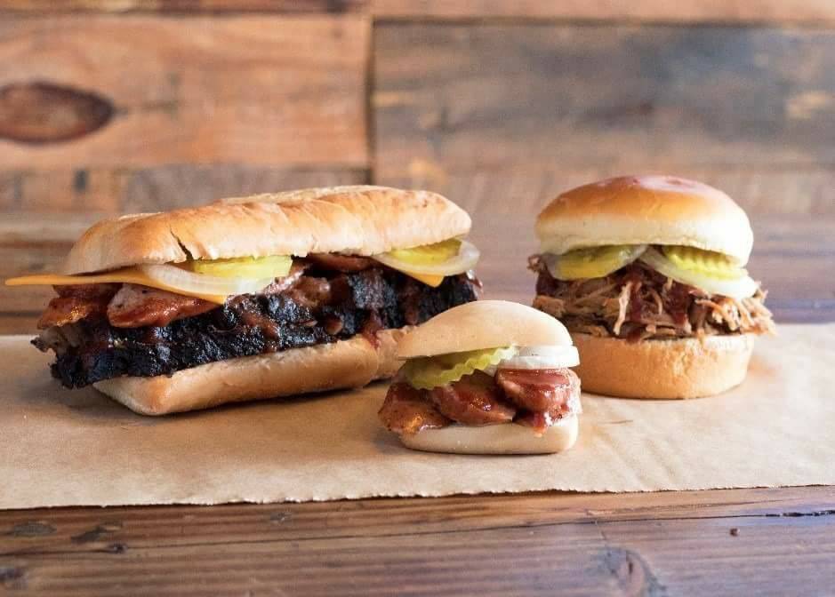Dickeys Barbecue Pit | meal delivery | 61103 Airport Rd, Slidell, LA 70460, USA | 9857200070 OR +1 985-720-0070