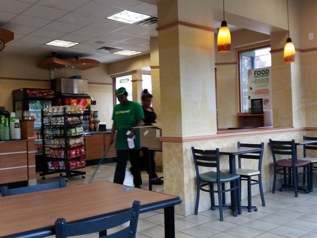 Subway Restaurants | restaurant | 2255 S Grand Blvd, St. Louis, MO 63104, USA | 3147711192 OR +1 314-771-1192