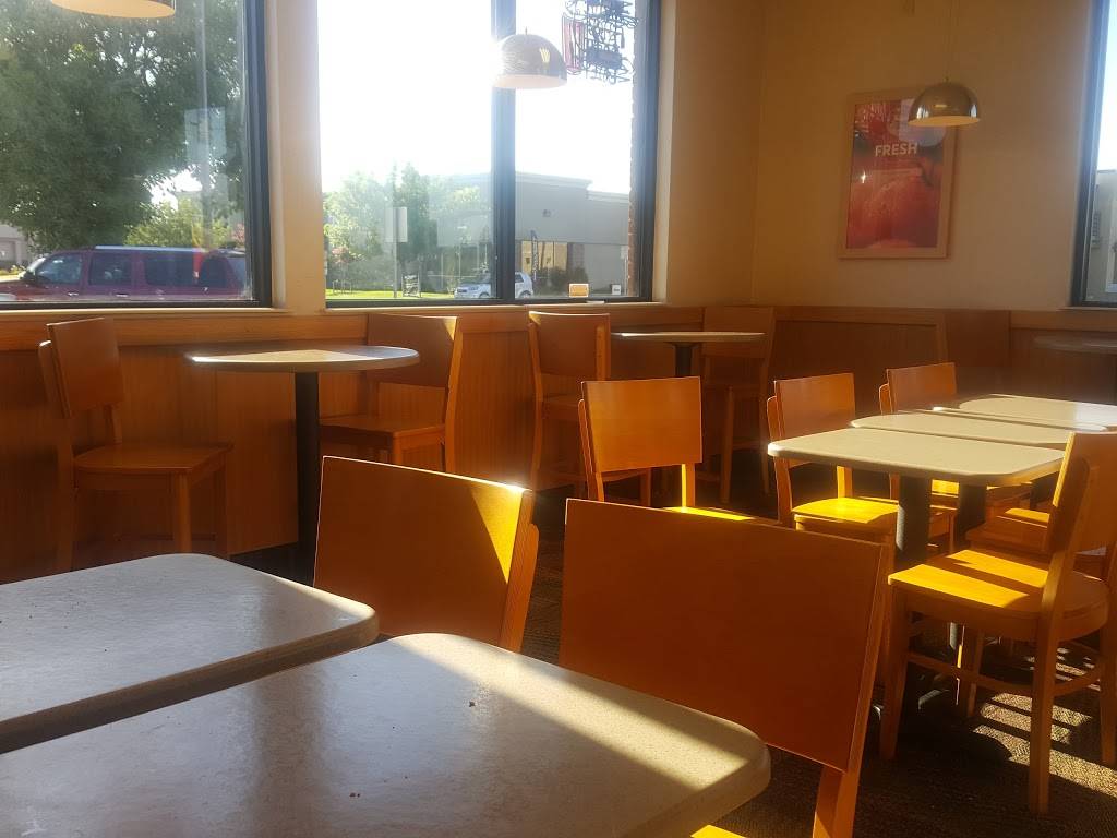 Wendys | restaurant | 800 Bellevue Rd, Atwater, CA 95301, USA | 2093584505 OR +1 209-358-4505
