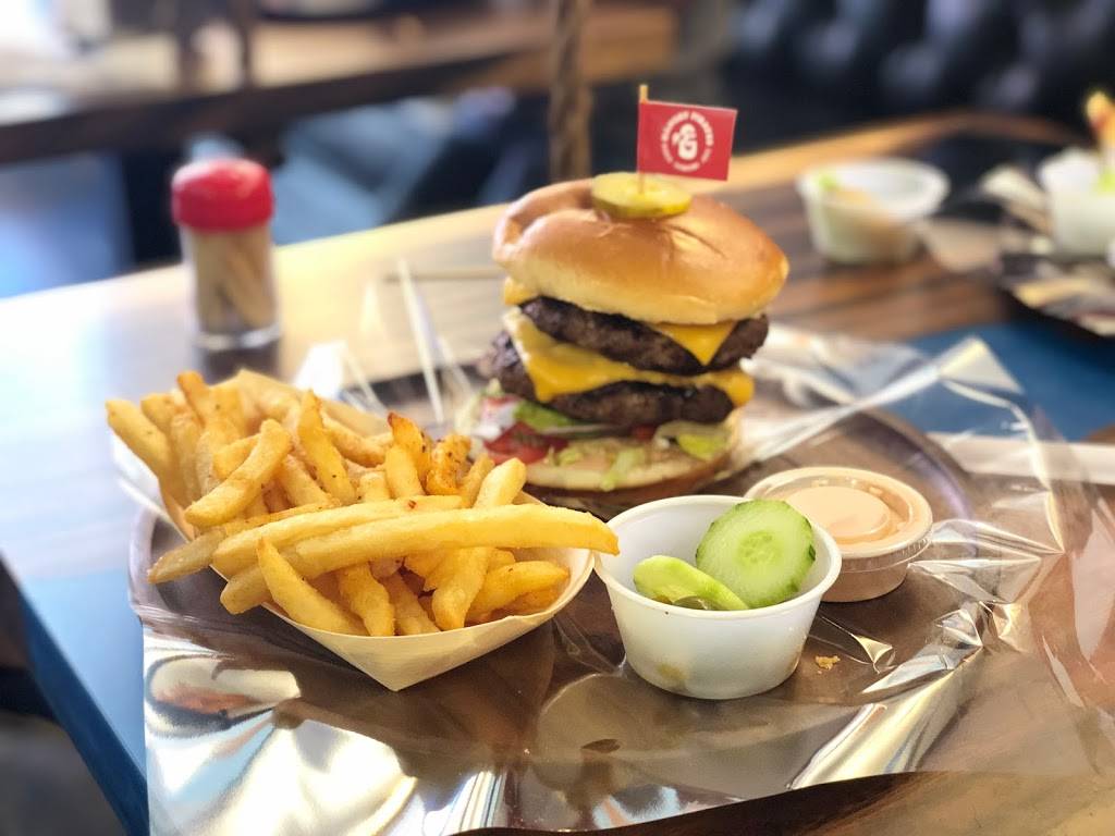 Hangry Pirates | restaurant | 351 Kerr St, Oakville, ON L6K 3B7, Canada | 9058455551 OR +1 905-845-5551