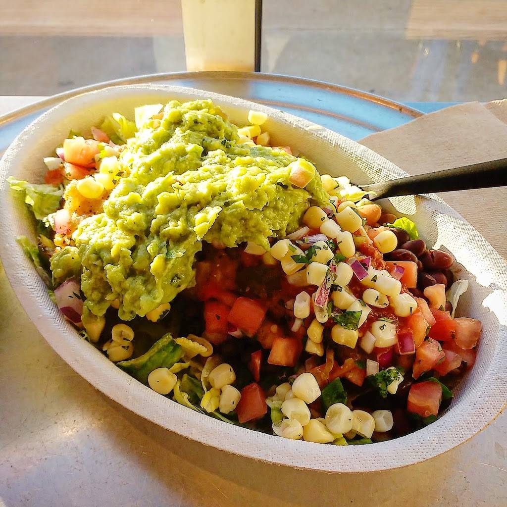 Chipotle Mexican Grill | restaurant | 8460 Edgewater Dr Ste C, Oakland, CA 94621, USA | 5106868000 OR +1 510-686-8000