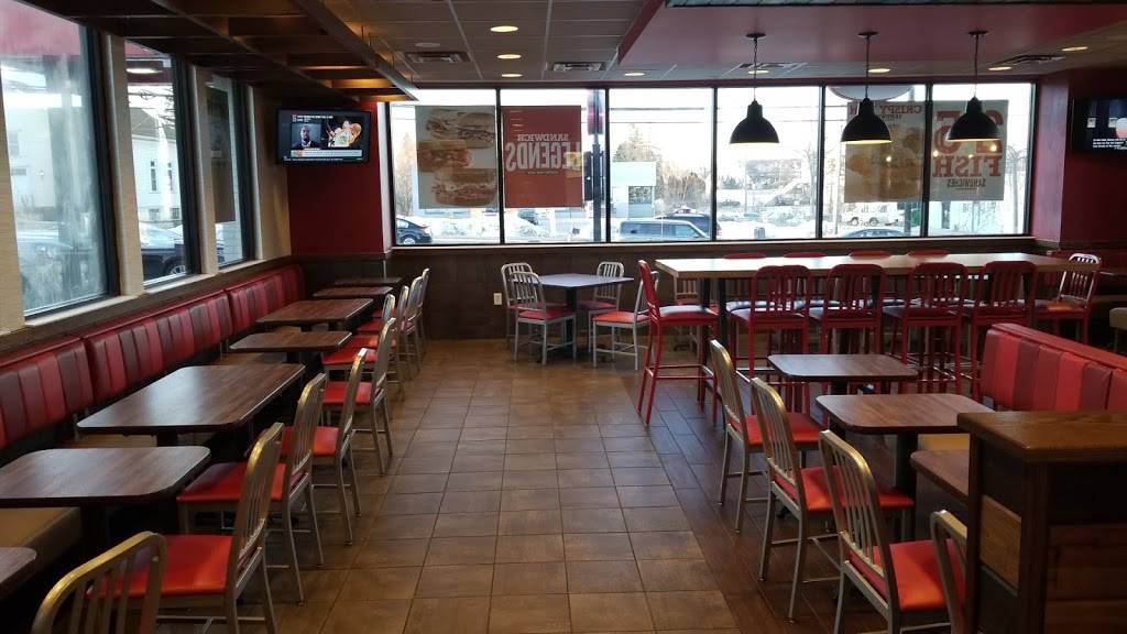 Arbys | restaurant | 15893 W High St, Middlefield, OH 44062, USA | 4406325882 OR +1 440-632-5882