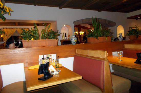 Olive Garden Italian Restaurant | meal takeaway | 204 High Point Drive, Victor, NY 14564, USA | 5852232040 OR +1 585-223-2040