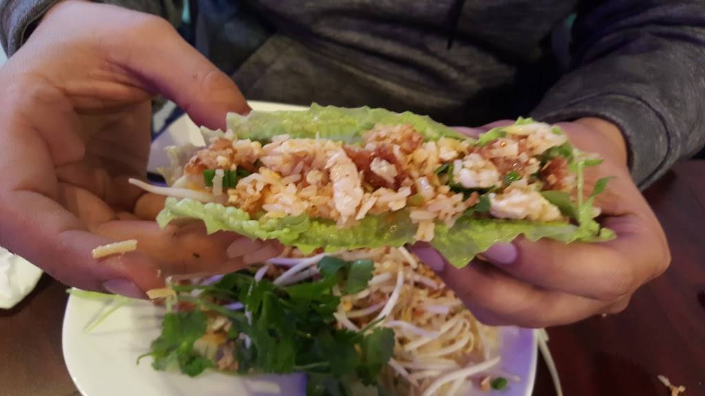 Thai Lucky | restaurant | 711 S Pine St, San Antonio, TX 78203, USA | 2107749650 OR +1 210-774-9650