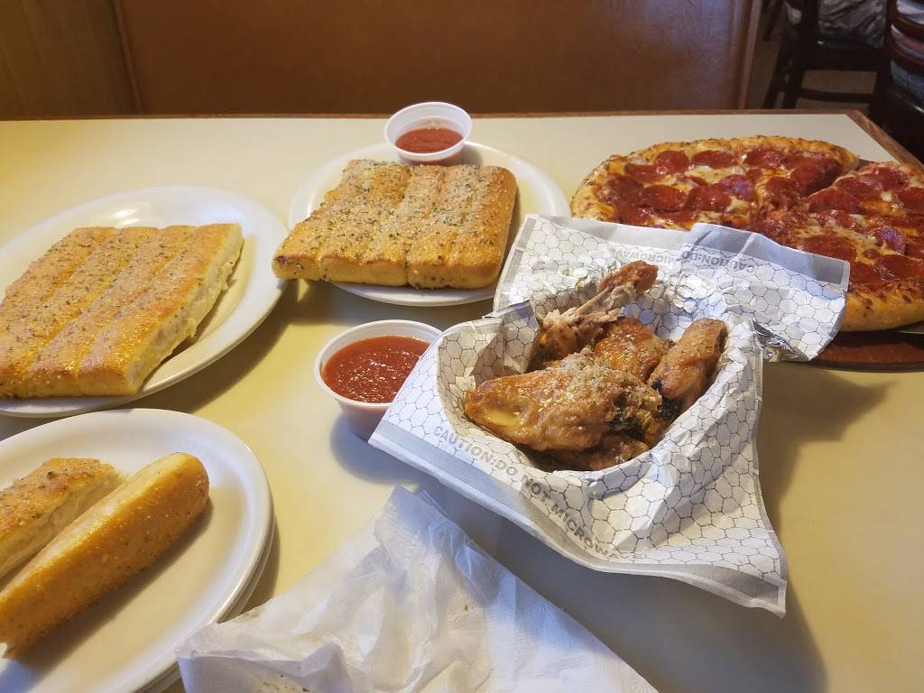 Pizza Hut | restaurant | 1105 N Young Blvd, Chiefland, FL 32626, USA | 3524937655 OR +1 352-493-7655