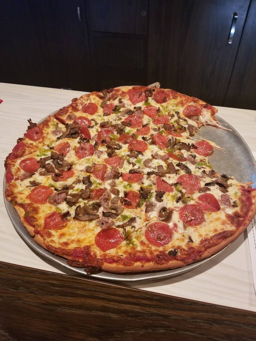 Clover Bar | restaurant | 601 S Beechtree St, Grand Haven, MI 49417, USA | 6168463580 OR +1 616-846-3580