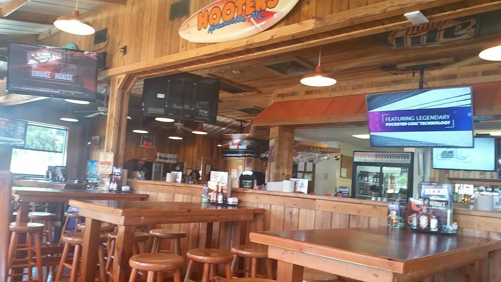Hooters | meal takeaway | 316 SW Greenville Blvd SW, Greenville, NC 27834, USA | 2523535995 OR +1 252-353-5995