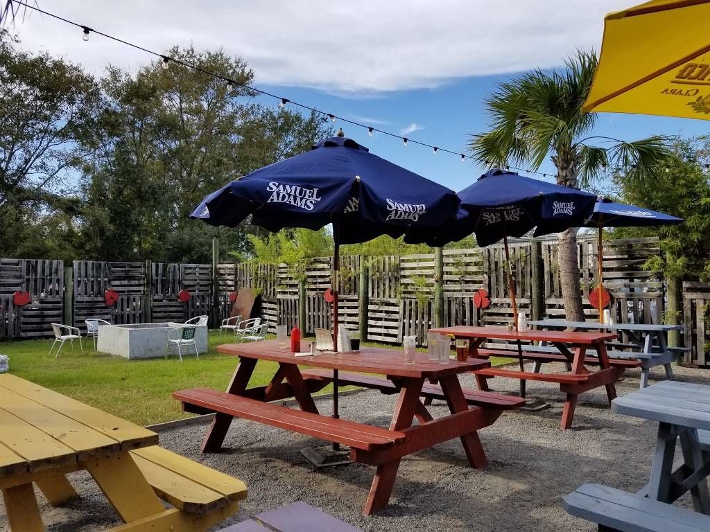 Bohemian Bull | restaurant | 1531 Folly Rd, Charleston, SC 29412, USA | 8432251817 OR +1 843-225-1817