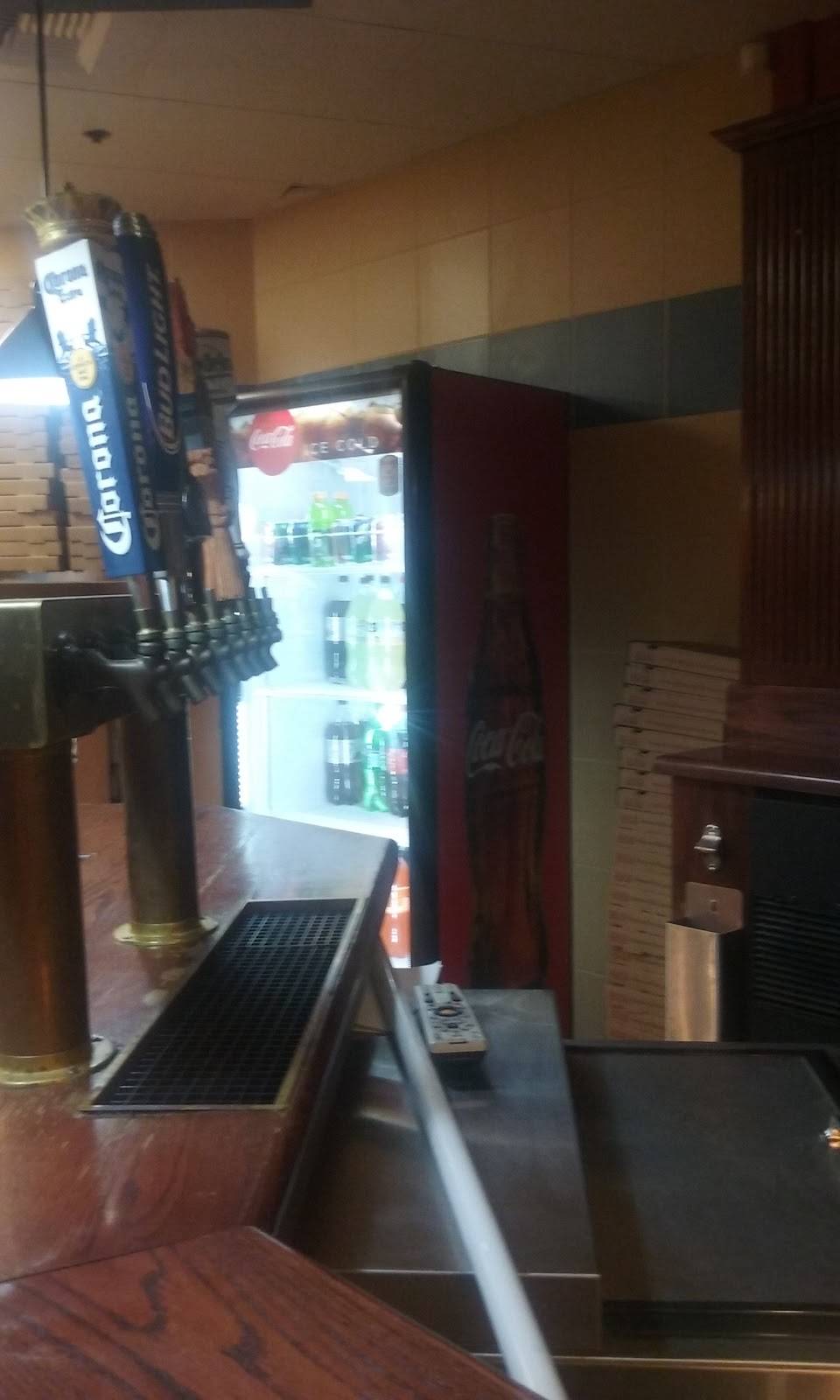 Chicagos Pizza With A Twist | restaurant | 870 E Travis Blvd # D, Fairfield, CA 94533, USA | 7074281700 OR +1 707-428-1700