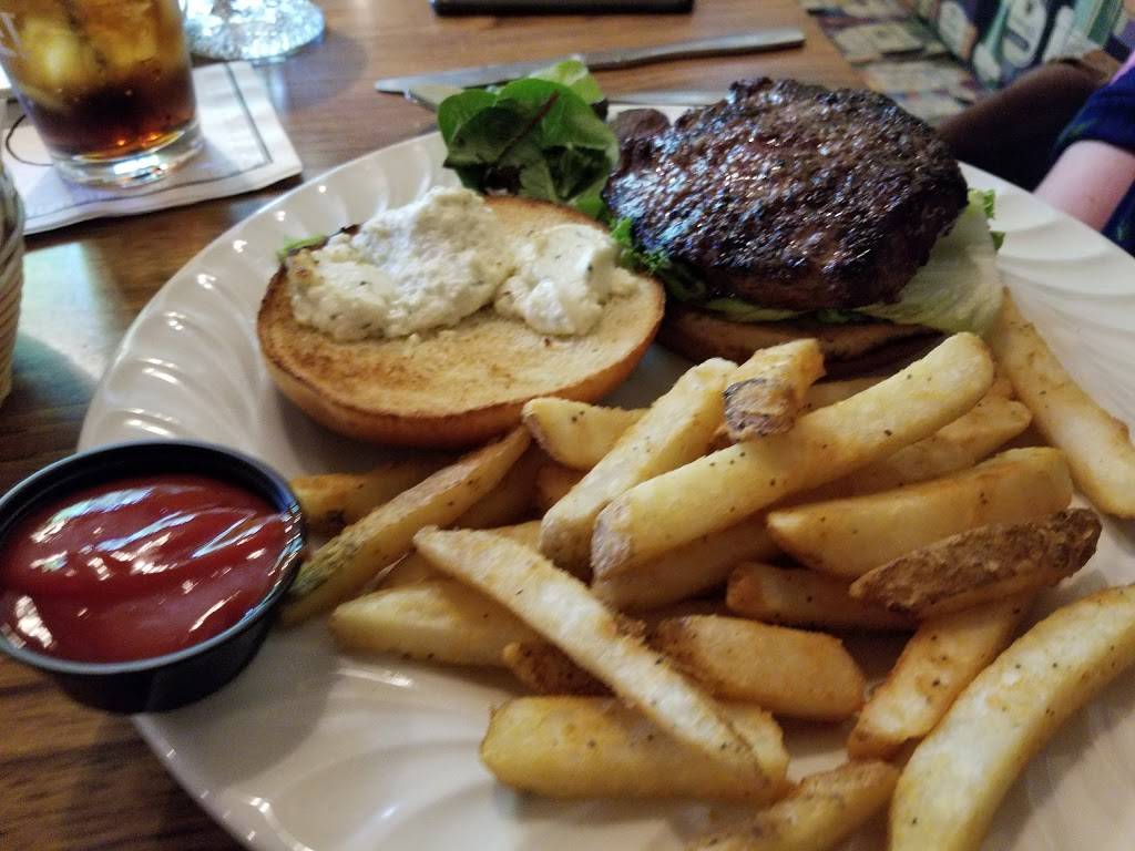 The Black Horse Tavern | restaurant | 26 Portland Rd, Bridgton, ME 04009, USA | 2076475300 OR +1 207-647-5300