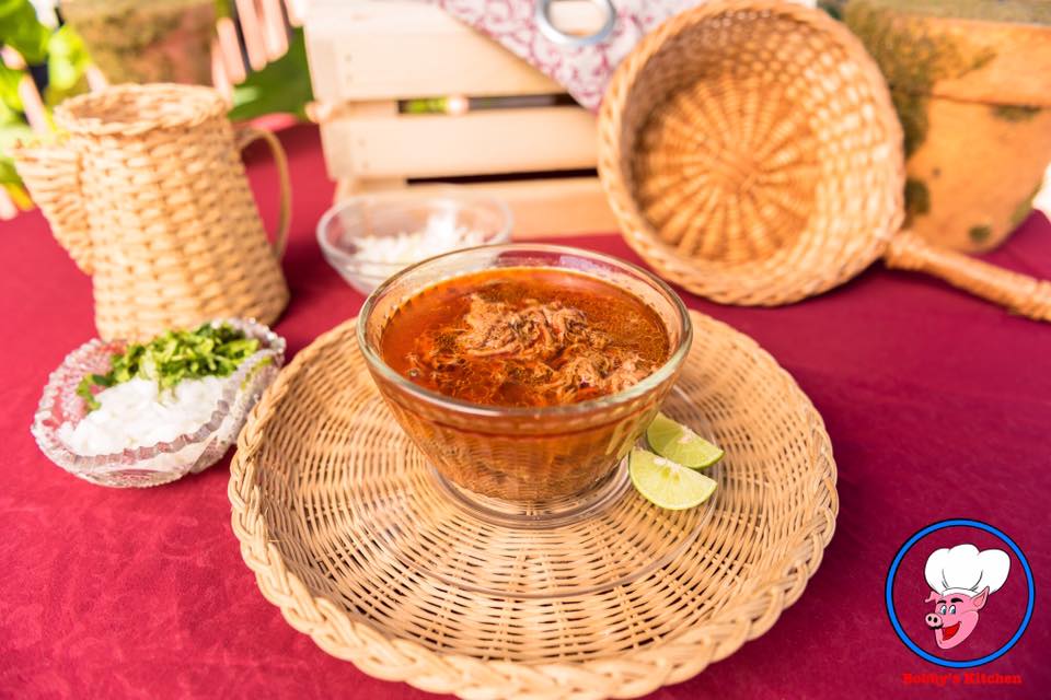 Bobbys Kitchen | restaurant | 51 E Mayra Dr, Nogales, AZ 85621, USA | 5202857911 OR +1 520-285-7911