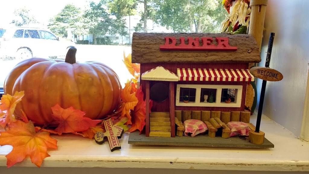 Carolina BBQ | restaurant | 306 N Main St, Kenansville, NC 28349, USA | 9102961220 OR +1 910-296-1220