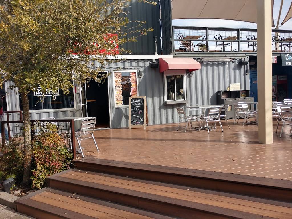 Cheffinis Hot Dogs | restaurant | 707 Fremont St #1050, Las Vegas, NV 89101, USA | 7025277599 OR +1 702-527-7599