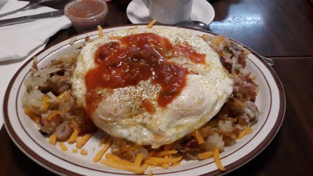 Two Eagles | restaurant | 18 E Main St, Freeport, IL 61032, USA | 8152334556 OR +1 815-233-4556