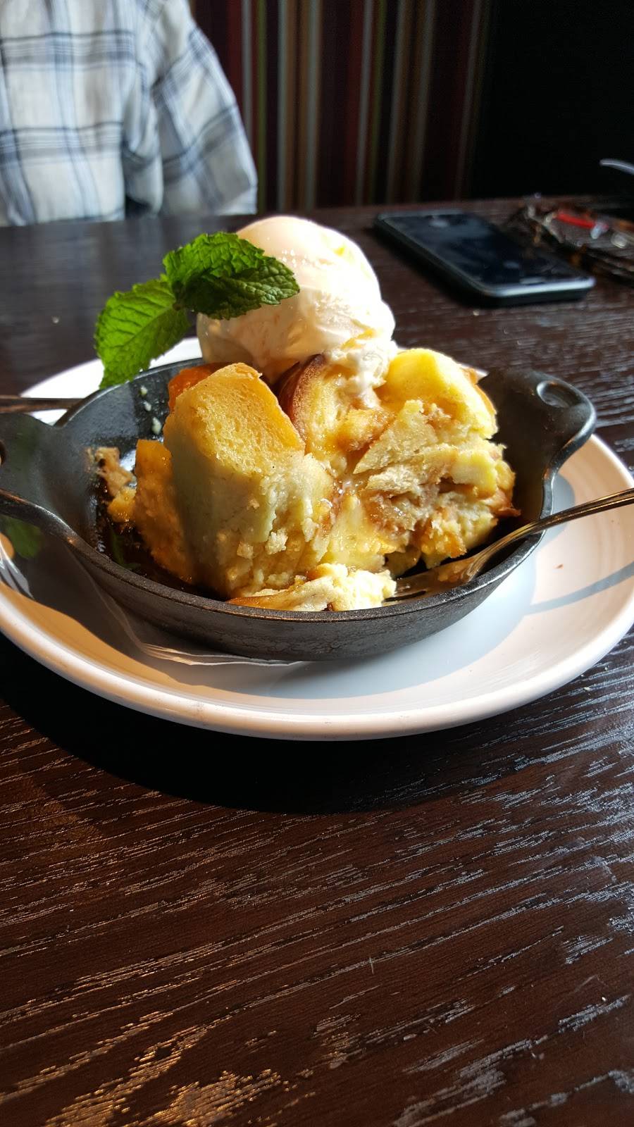 Carrabbas Italian Grill | restaurant | 2110 Green Hills Village Dr, Nashville, TN 37215, USA | 6154633000 OR +1 615-463-3000