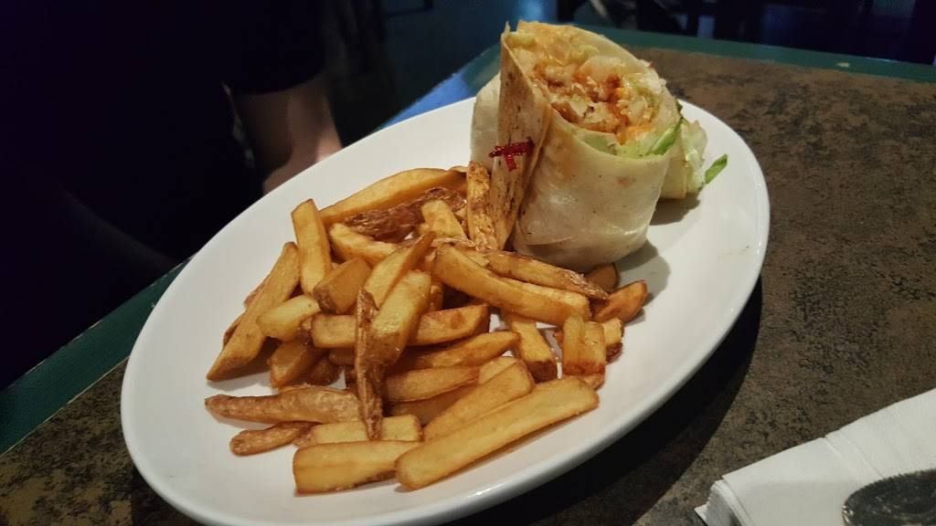 Grand Central Sports | restaurant | 4573 Queen St, Niagara Falls, ON L2E 2L7, Canada | 9053579000 OR +1 905-357-9000