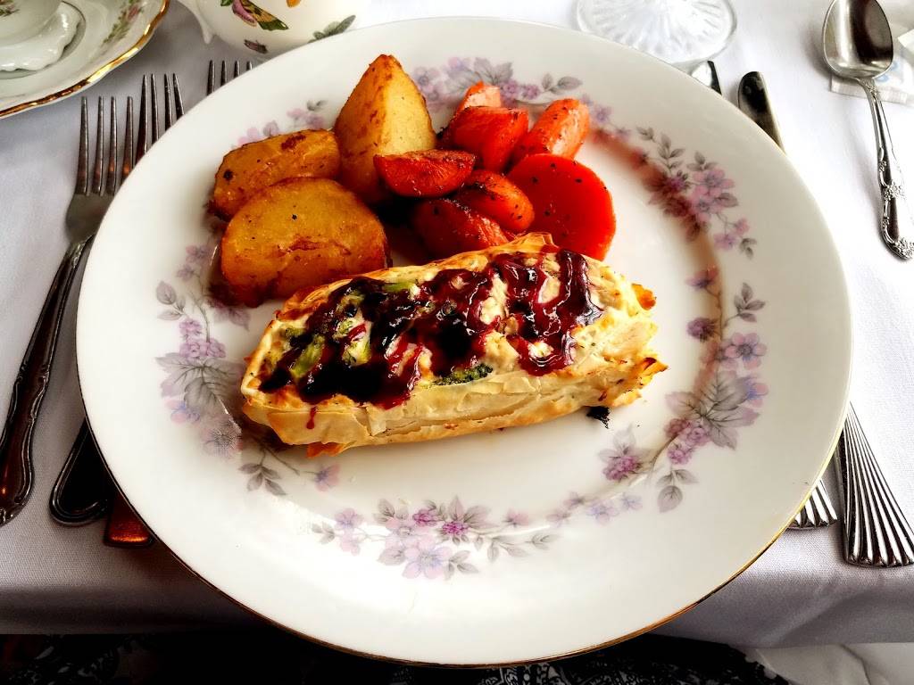 Holly Hotel | restaurant | 110 Battle Alley, Holly, MI 48442, USA | 2486345208 OR +1 248-634-5208