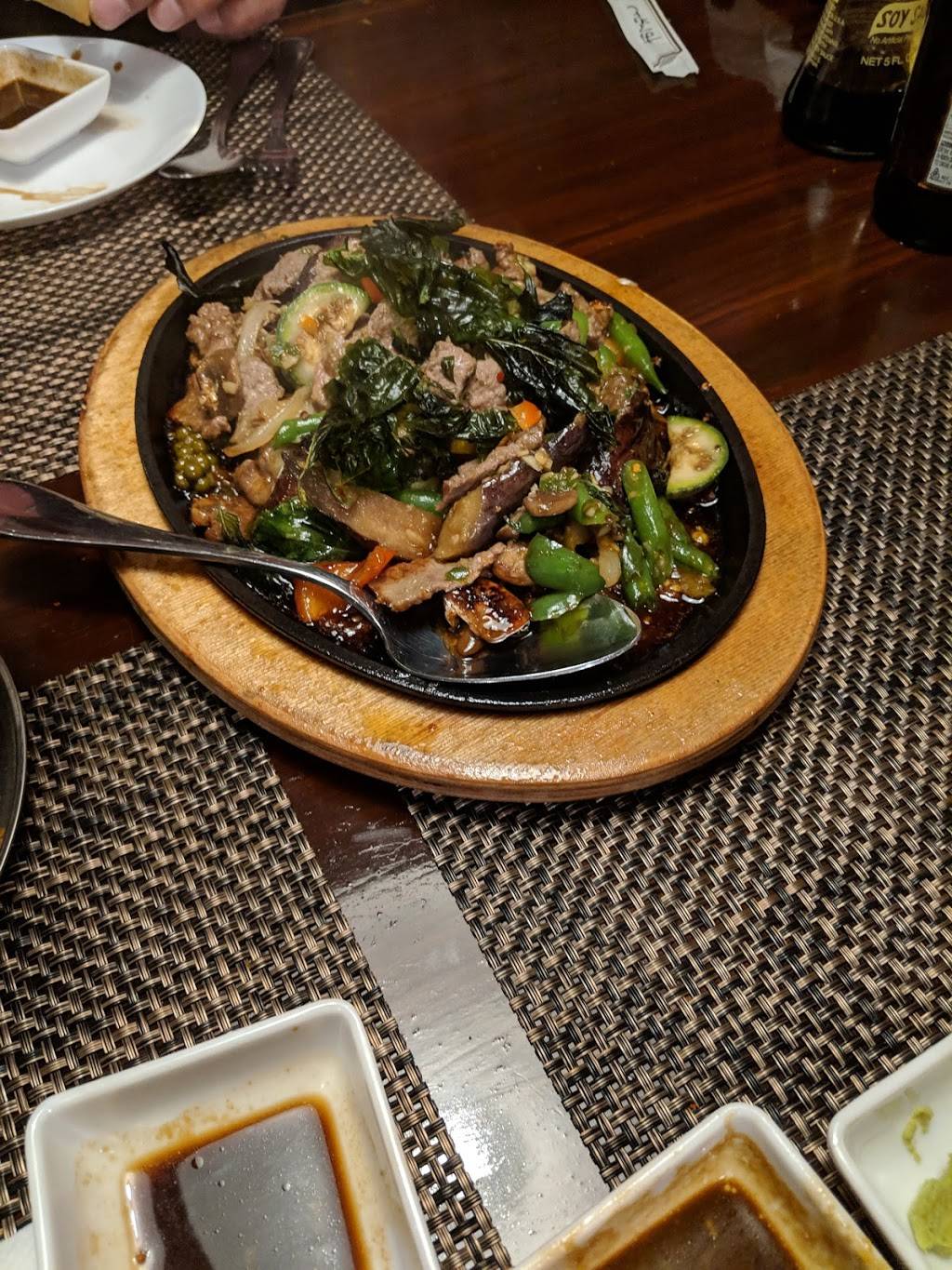 Bangkok Garden Thai Cuisine & Sushi Bar | restaurant | 119 N 1st St, Dixon, CA 95620, USA | 7076933331 OR +1 707-693-3331